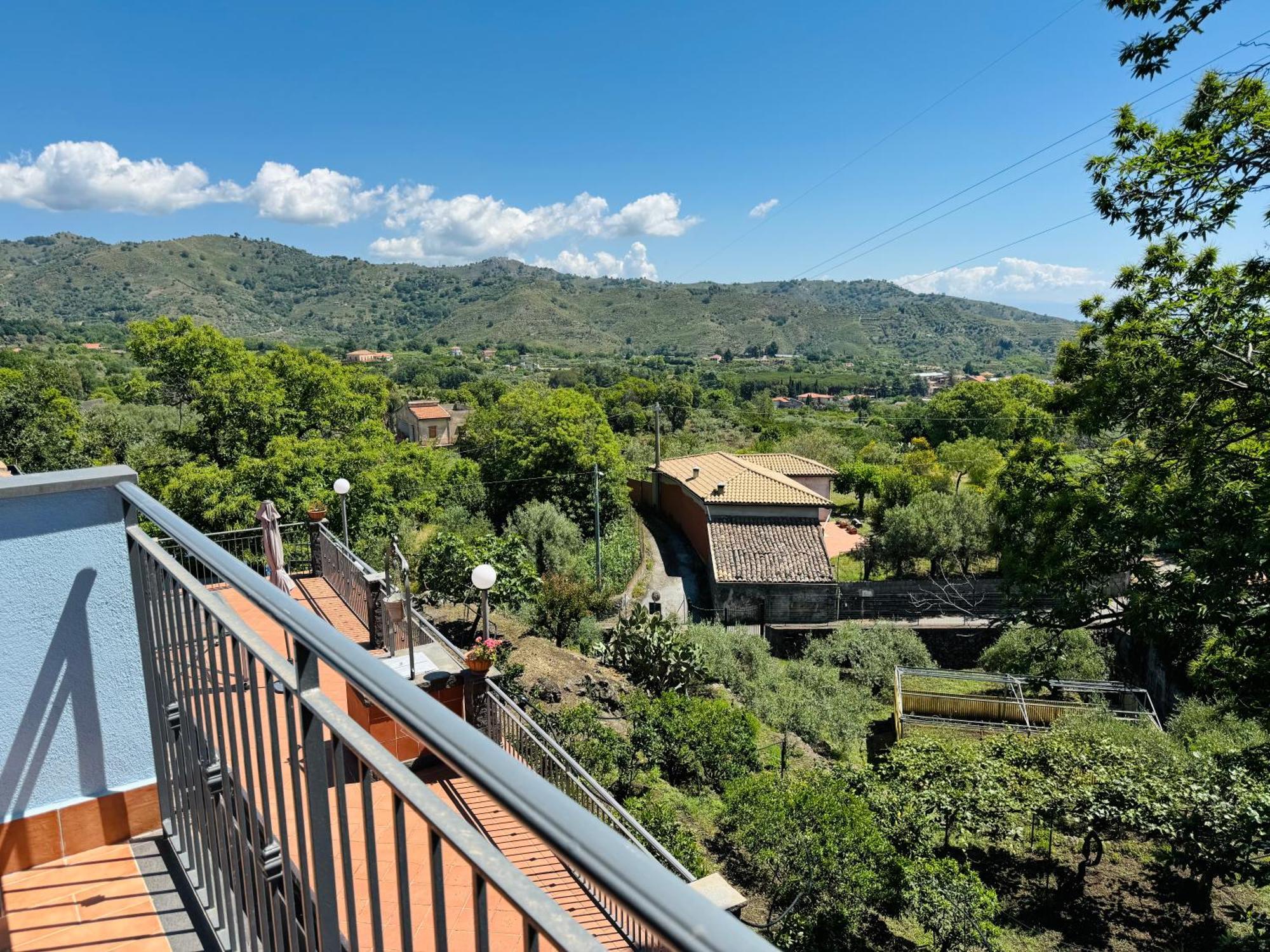 Villa Melany Casa Vacanza Piedimonte Etneo Exterior photo